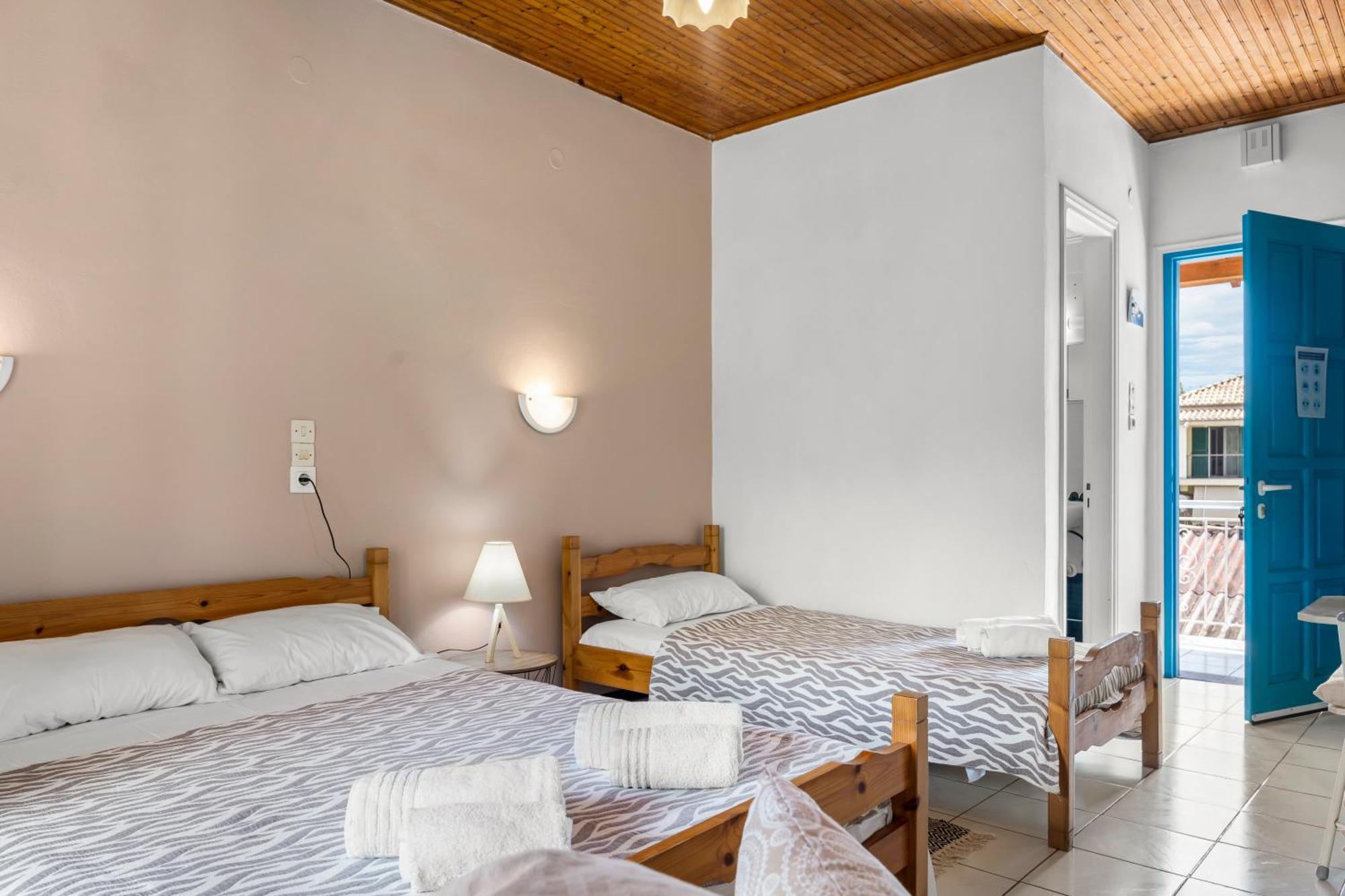 Oceanis Rooms Микрос-Гиалос Экстерьер фото